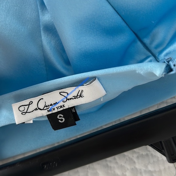 LaQuan Smith Ruched Side Tie Mini Skirt in Baby Blue Small - Picture 8 of 8